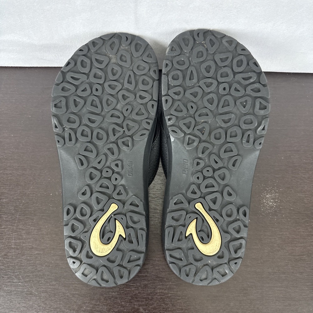 Olukai Ohana Sandals Women's Size‎ 8/8.5? Black Leather Rubber Flip Flops Summer - Picture 8 of 10
